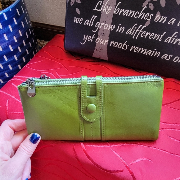 Leather Wallet. Light olive green color - Picture 3 of 16